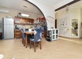 Sala da pranzo - Apartment Via Catanzaro
 
3, Mascalucia - photo 6