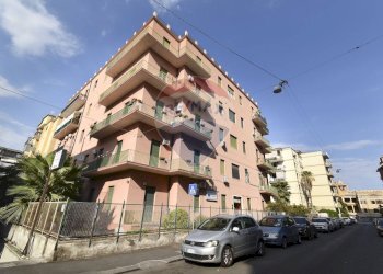 Edificio all\'aperto - Appartamento Via Eleonora D'Angiò
 
2, Catania - foto 1