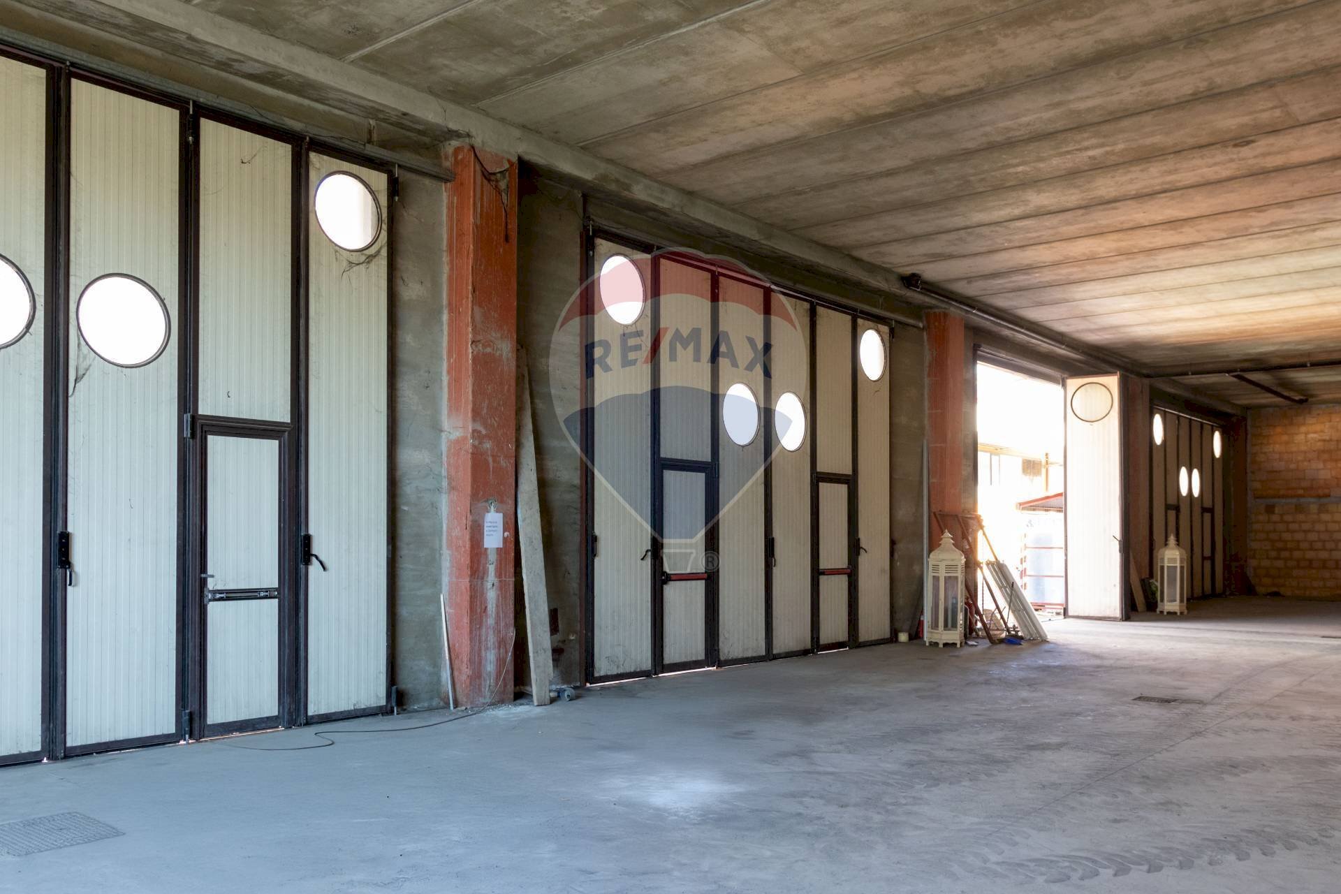 Parcheggio - Commercial Premises VIALE CRISTOFORO COLOMBO
 
13, San Giovanni la Punta - photo 2