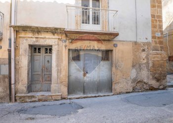Edificio all\'aperto - Casa semi indipendente Via Santa Sofia
 
63, Caltagirone - foto 21