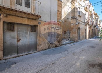 Edificio all\'aperto - Casa semi indipendente Via Santa Sofia
 
63, Caltagirone - foto 22