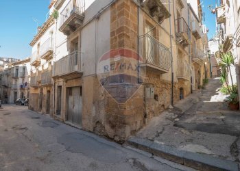 Edificio all\'aperto - Casa semi indipendente Via Santa Sofia
 
63, Caltagirone - foto 23