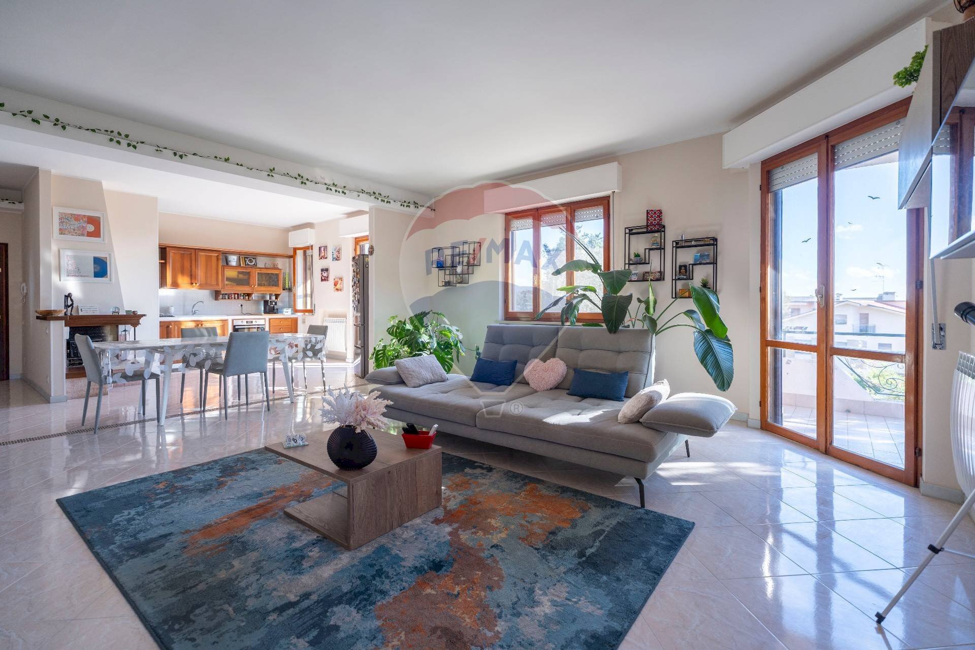 Sala da pranzo - Appartamento Via Gioacchino Rossini
 
115, Castelfidardo - foto 2