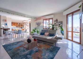 Sala da pranzo - Appartamento Via Gioacchino Rossini
 
115, Castelfidardo - foto 2