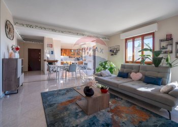 Sala da pranzo - Appartamento Via Gioacchino Rossini
 
115, Castelfidardo - foto 1