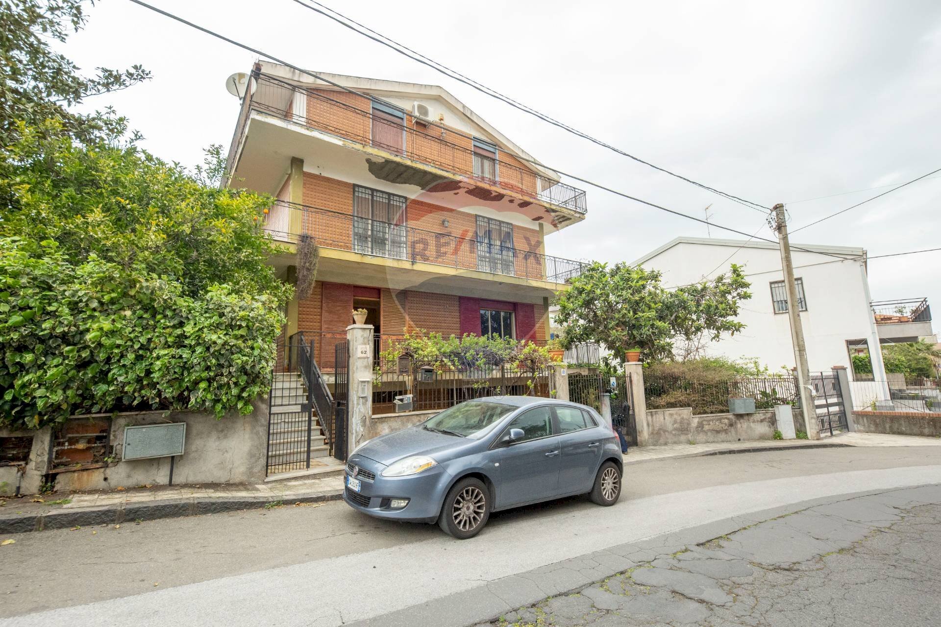 Edificio all\'aperto - Box via quattro novembre
 
62, Mascalucia - photo 2