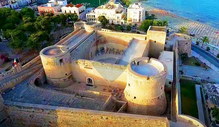 Dettagli - Laboratorio Viale dell'Arcangelo
 
6/7, Manfredonia - foto 3