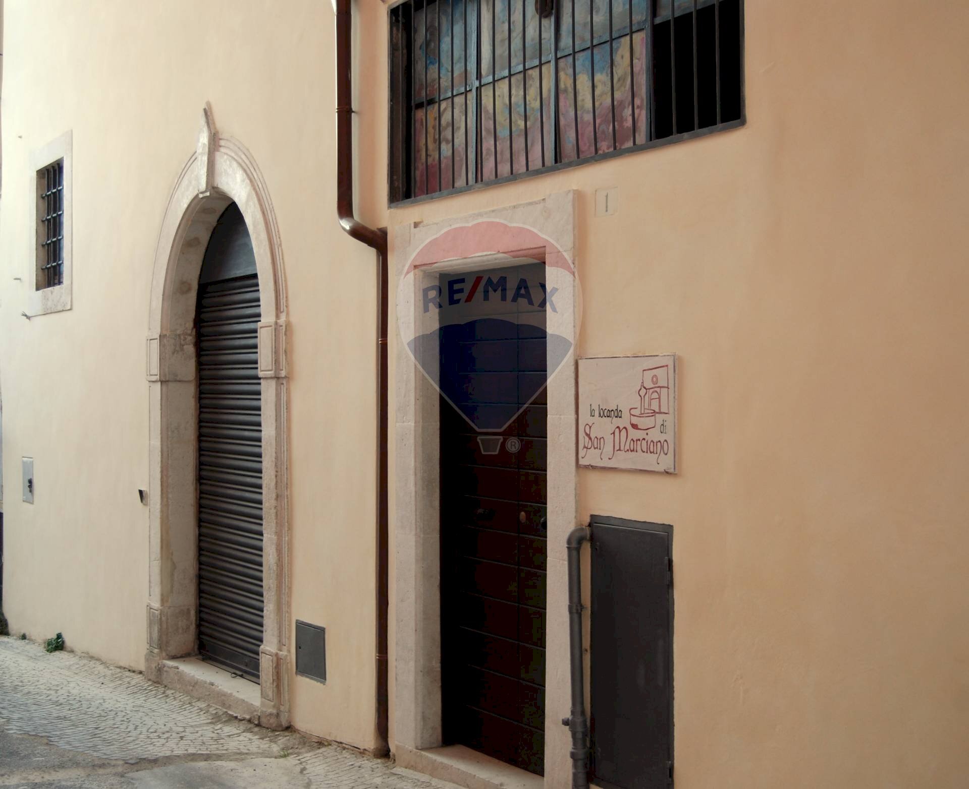 Edificio all\'aperto - Commercial Premises Via Dei Drappieri
 
1, L'Aquila - photo 1