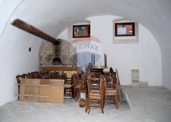 Sala da pranzo - Commercial Premises Via Dei Drappieri
1, L'Aquila - photo 3