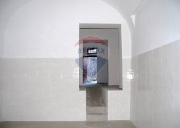 Ricezione / Lobby - Commercial Premises Via Dei Drappieri
1, L'Aquila - photo 5