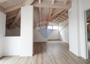 Interno - Villa Via San Gaudenzio
 
12, Ponte San Pietro - foto 30
