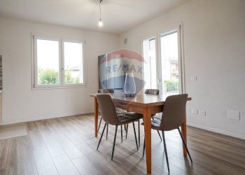 Sala da pranzo - Villa Via San Gaudenzio
 
12, Ponte San Pietro - foto 51