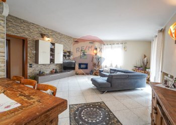 Sala da pranzo - Semi-detached house via bergamina
 
6, Ranica - photo 20