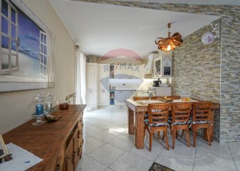 Sala da pranzo - Semi-detached house via bergamina
 
6, Ranica - photo 25