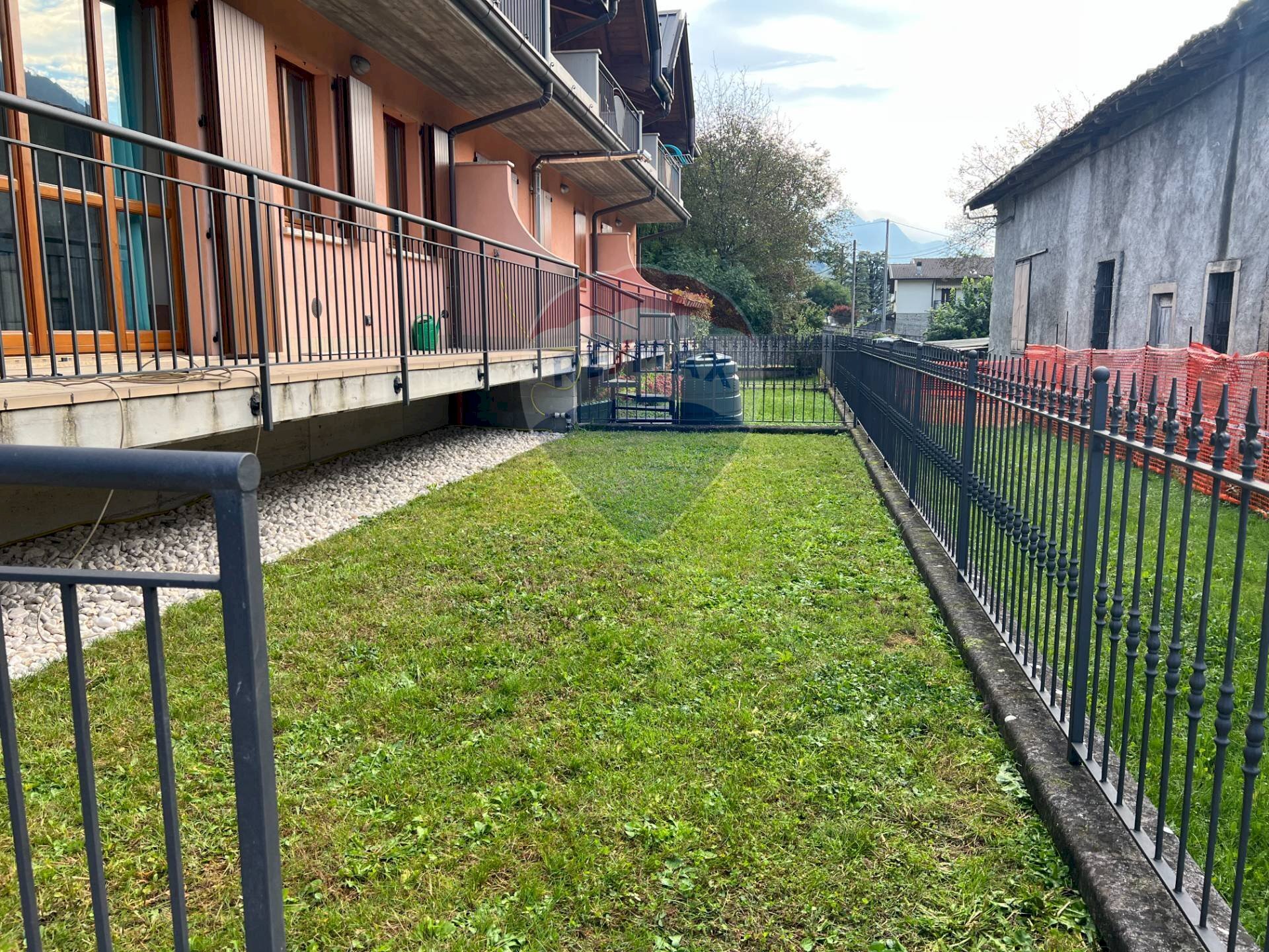 Giardino - Casa semi indipendente via tonale della mendola 162, Endine Gaiano - foto 2