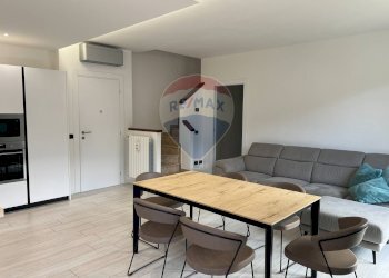 Sala da pranzo - Casa semi indipendente via tonale della mendola 162, Endine Gaiano - foto 9