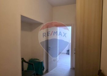 Hall / corridoio - Quadrilocale Via Celestino V
 
24, Vieste - foto 16