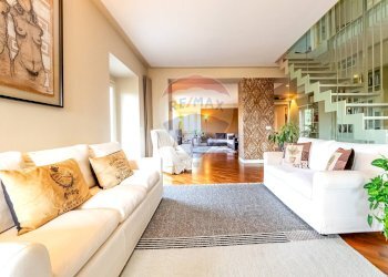 Soggiorno - Attico Via Silvio Pellico
 
18, Besana in Brianza - foto 1