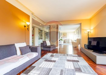 Soggiorno - Attico Via Silvio Pellico
 
18, Besana in Brianza - foto 4