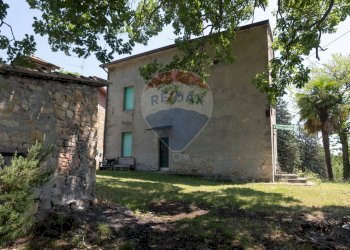 ESTERNO PALAZZINA - Independent house LOCALITA RIVIANO, Varano de' Melegari - photo 8