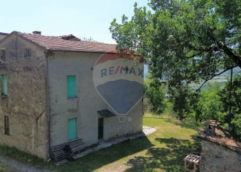 ESTERNO PALAZZINA - Independent house LOCALITA RIVIANO, Varano de' Melegari - photo 9