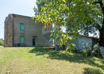 ESTERNO PALAZZINA - Independent house LOCALITA RIVIANO, Varano de' Melegari - photo 10