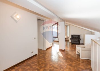 Stanza vuota - Attic Via Triulziana
 
22, San Donato Milanese - photo 14