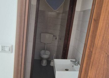 Bagno - Locale Commerciale Grottaminarda - foto 2