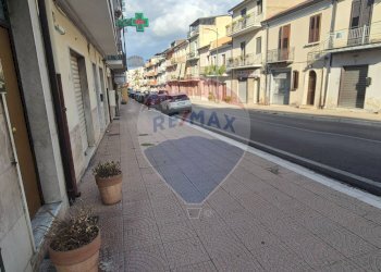 Edificio all\'aperto - Locale Commerciale Grottaminarda - foto 3