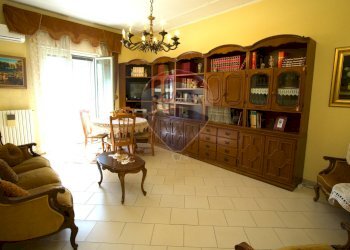Sala da pranzo - Appartamento Via Dalmazia
 
143, Leonforte - foto 4