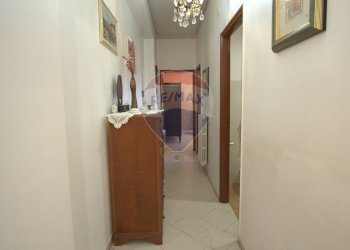 Hall / corridoio - Appartamento Via Dalmazia
 
143, Leonforte - foto 16