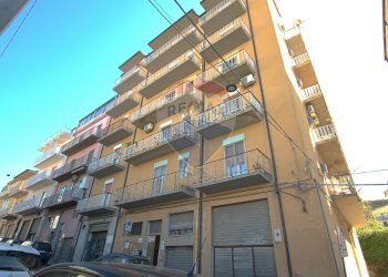 Edificio all\'aperto - Appartamento Via Dalmazia
 
143, Leonforte - foto 28