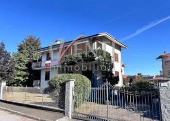 Foto 2 - Casa semi indipendente Via Manzoni
 
12, Cavour - foto 2