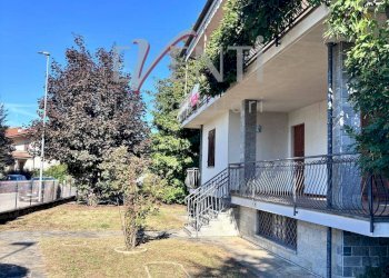 Foto 4 - Casa semi indipendente Via Manzoni
 
12, Cavour - foto 4