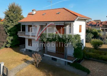 Foto 1 - Casa semi indipendente Via Manzoni
 
12, Cavour - foto 1