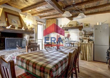 Soggiorno - Casa indipendente Via Vittorio Emanuele III
 
1, Soriano nel Cimino - foto 2