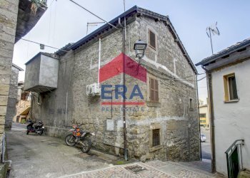 Viste - Casa indipendente Via Vittorio Emanuele III
 
1, Soriano nel Cimino - foto 28