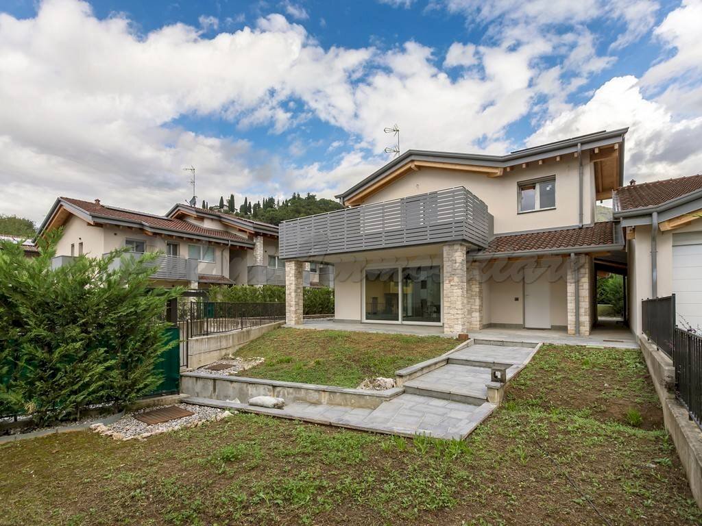 Giardino - Villa via Walter Bonatti, Cenate Sotto - photo 1