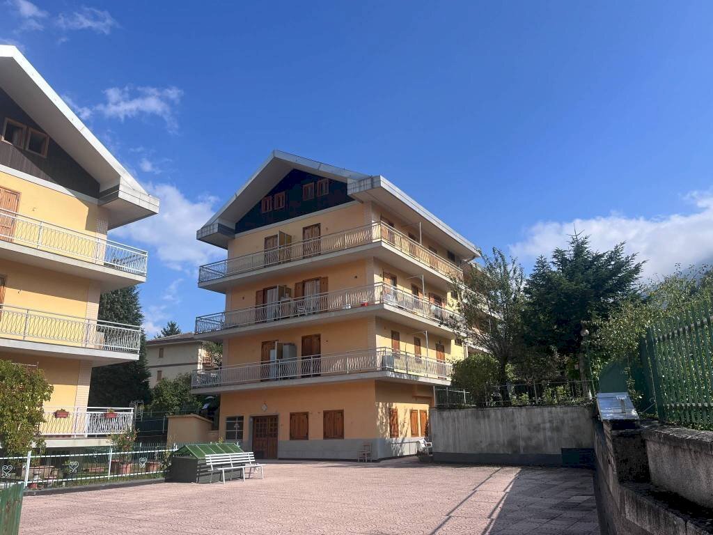 Facciata - Three-room apartment via Villaggio Edelweiss, 3/c, Gravere - photo 1