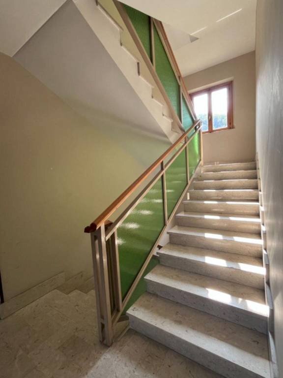 Interno palazzo - Three-room apartment via Villaggio Edelweiss, 3/c, Gravere - photo 3