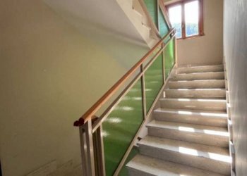 Interno palazzo - Three-room apartment via Villaggio Edelweiss, 3/c, Gravere - photo 3