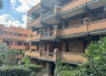 Facciata - Bilocale viale Cortina d'Ampezzo, 164, Roma - foto 19