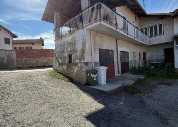 Cortile interno - Villa via 4 Marzo, 32, Buttigliera Alta - foto 5