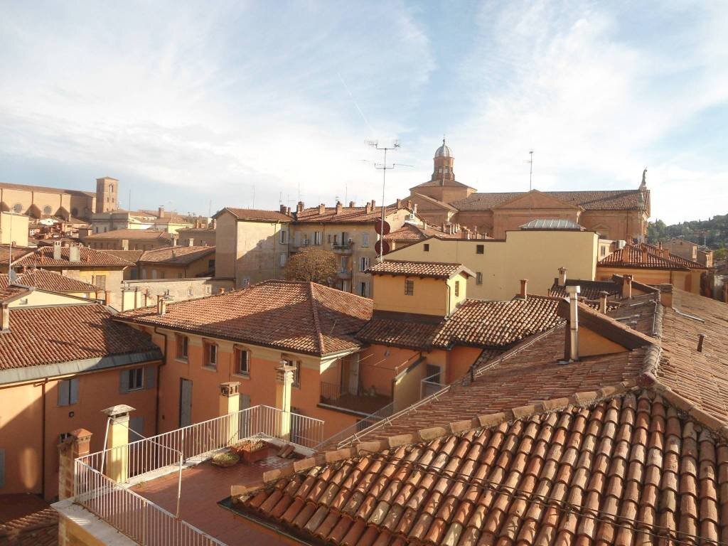 Vista - Quadrilocale via Cesare Battisti, Bologna (zona Centro Storico) - foto 2