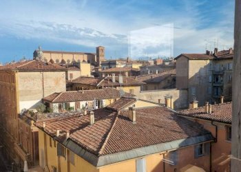 Vista - Quadrilocale via Cesare Battisti, Bologna (zona Centro Storico) - foto 1