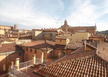 Vista - Quadrilocale via Cesare Battisti, Bologna (zona Centro Storico) - foto 2