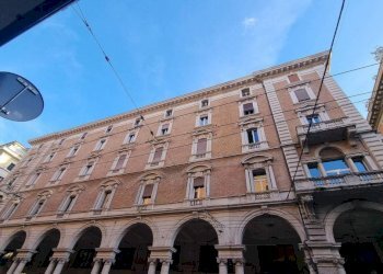 Facciata - Quadrilocale via Cesare Battisti, Bologna (zona Centro Storico) - foto 19