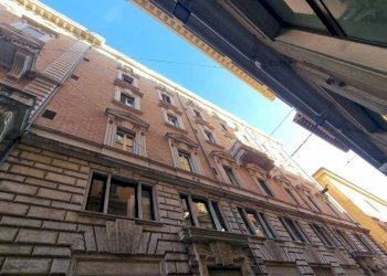 Facciata - Quadrilocale via Cesare Battisti, Bologna (zona Centro Storico) - foto 21