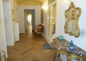 Ingresso - Appartamento via Castiglione, 22, Bologna (zona Centro Storico) - foto 5