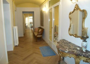 Ingresso - Appartamento via Castiglione, 22, Bologna (zona Centro Storico) - foto 7